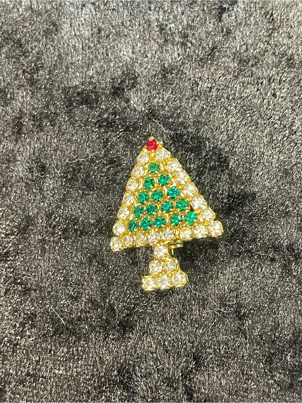 Vintage rhinestone Christmas tree brooch